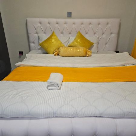 Hotel Royalty Cubes-Jkia Nairobi Esterno foto