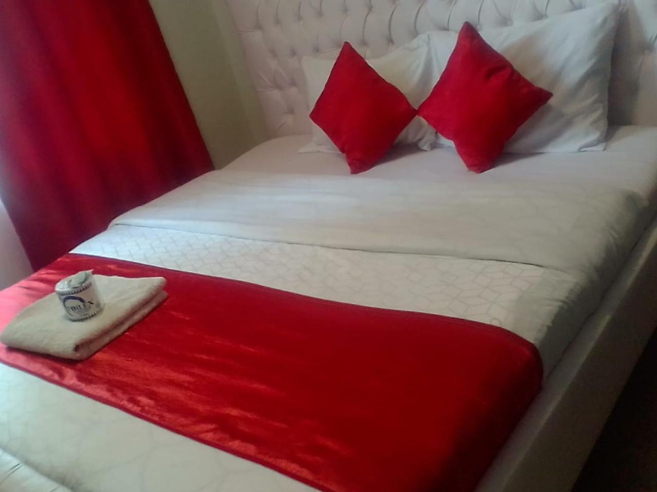 Hotel Royalty Cubes-Jkia Nairobi Esterno foto